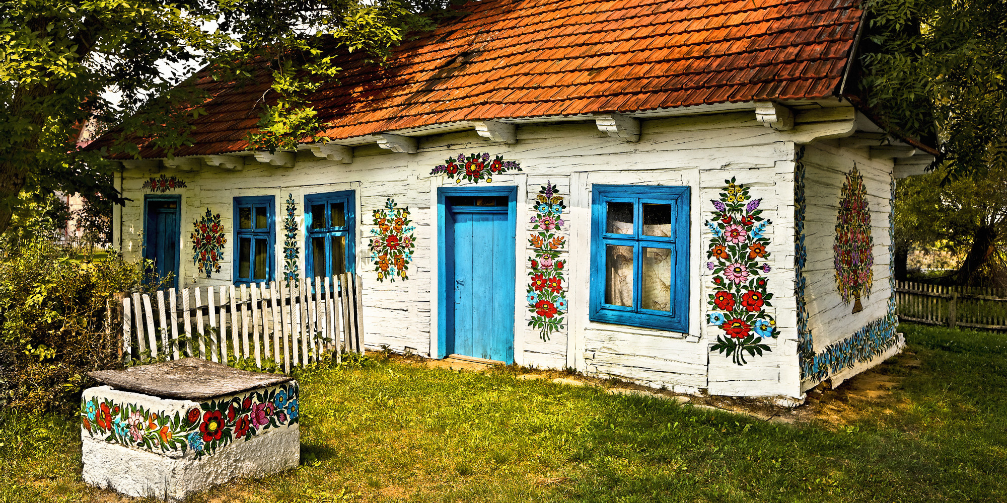 Krásne maľované domčeky v dedinke Zalipie